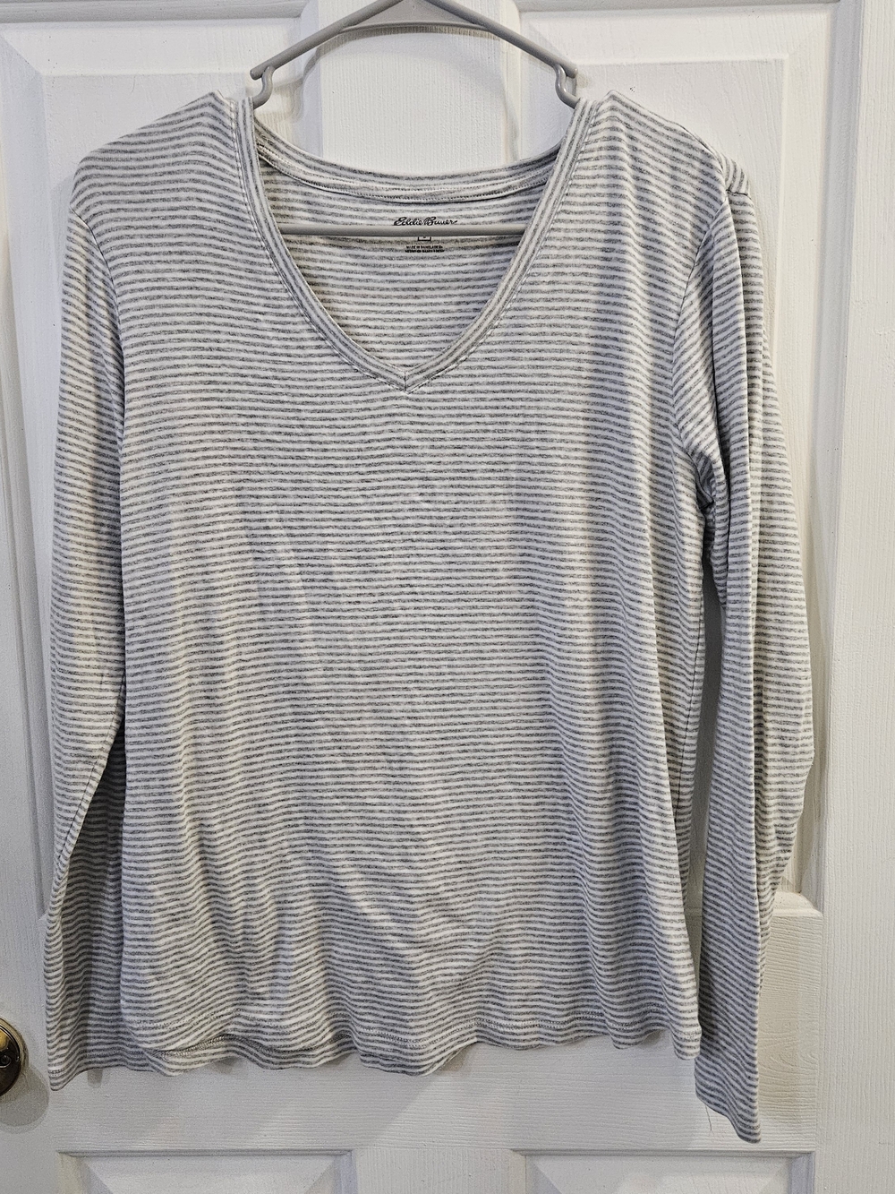 women's long-sleeve V-neck shirt from Eddie Bauer Size Large